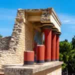 knossos palace red pillars