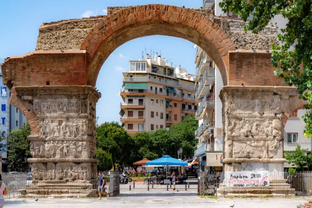 thessaloniki brick gate