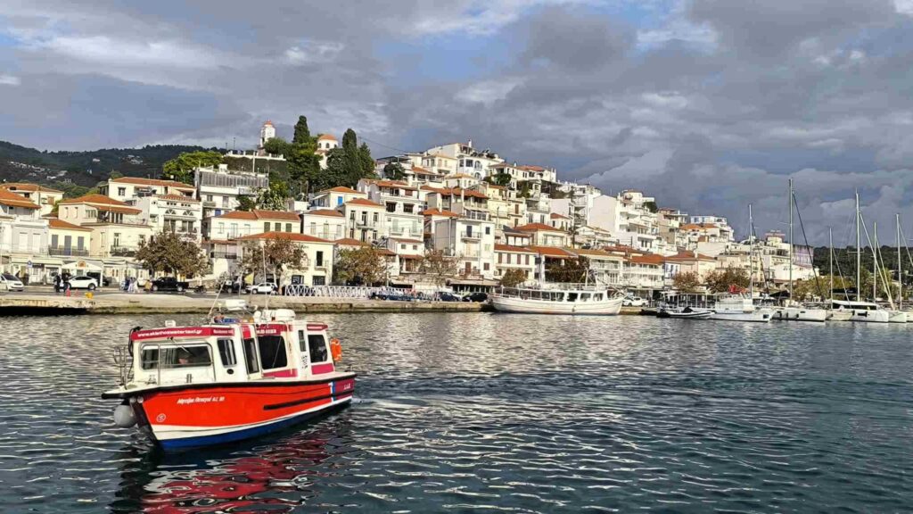 skiathos town red boat